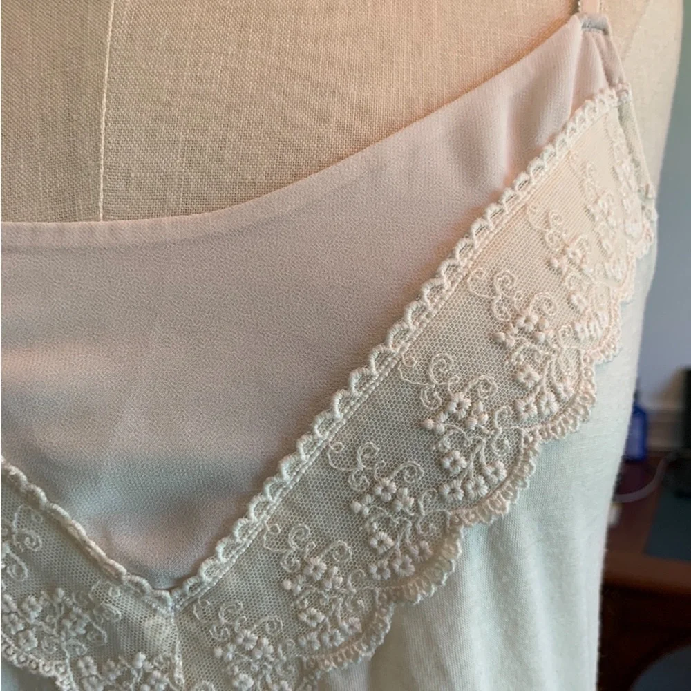 American Eagle lace detail camisole.